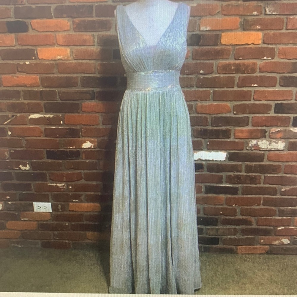 NWT Morgan and Co sleeveless silver metallic gown